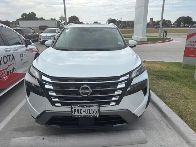Used 2024 Nissan Rogue SL w/ SL Premium Package AWD/4WD image 3