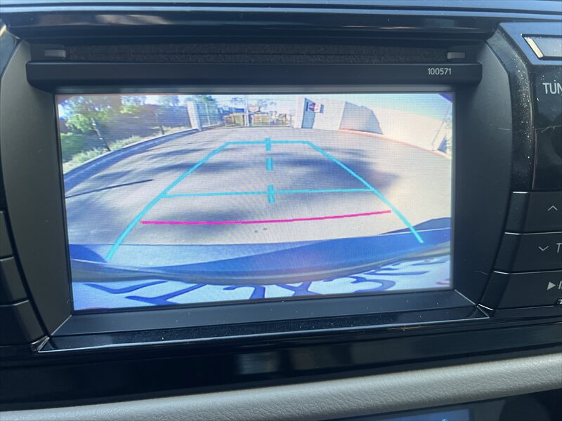 Used 2016 Toyota Corolla LE FWD image 19
