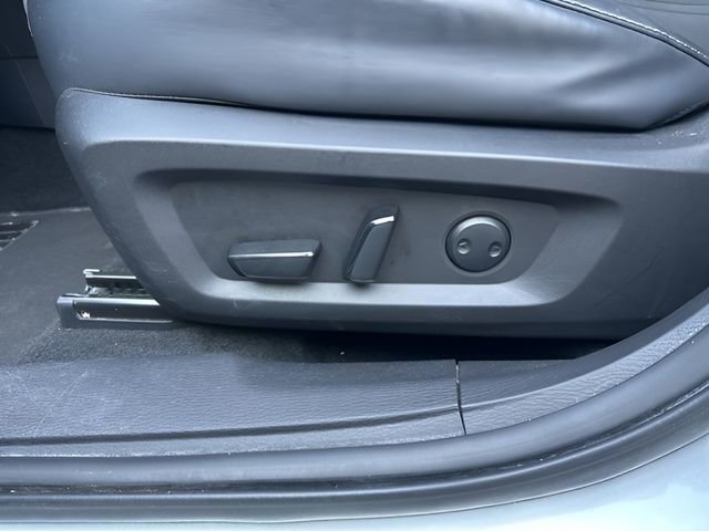 Used 2025 Mitsubishi Outlander SE image 13