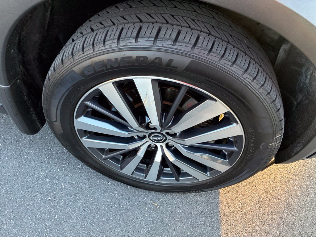 Used 2022 Nissan Pathfinder Platinum AWD/4WD image 19