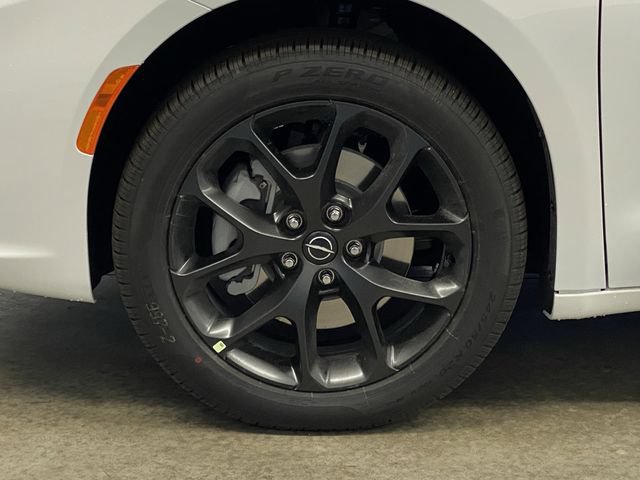 New 2026 Chrysler Pacifica Limited w/ S Appearance Package AWD/4WD image 42