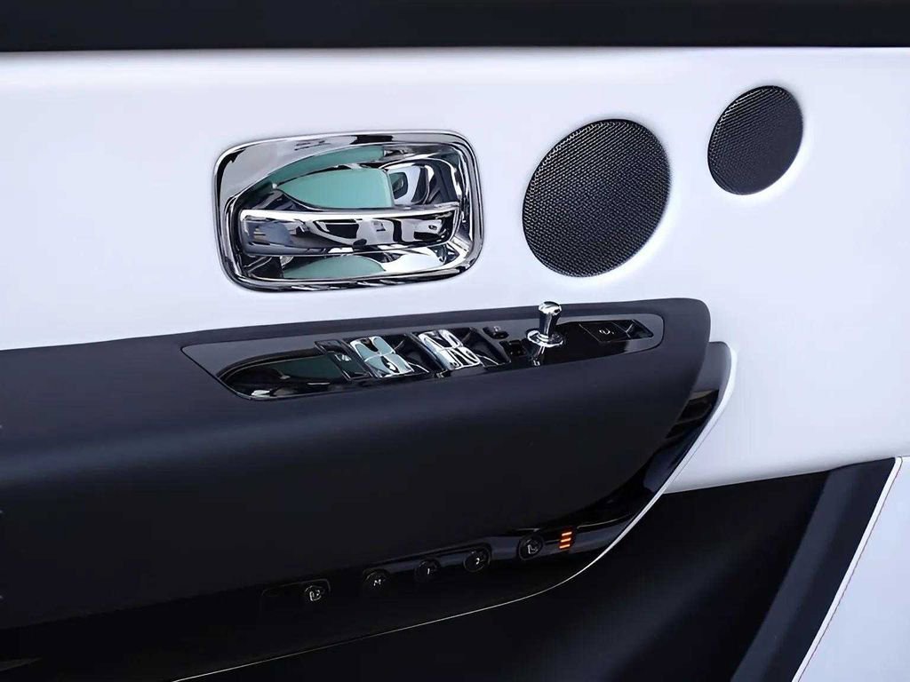 Certified 2024 Rolls-Royce Cullinan image 13