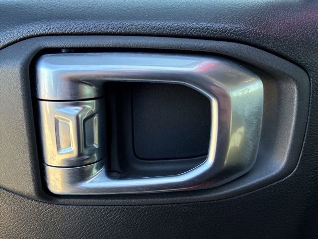 Used 2022 Jeep Wrangler Unlimited Rubicon w/ Cold Weather Group image 23