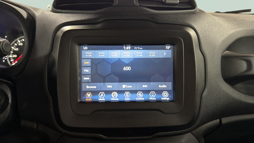 Used 2020 Jeep Renegade Latitude w/ Cold Weather Group FWD image 24