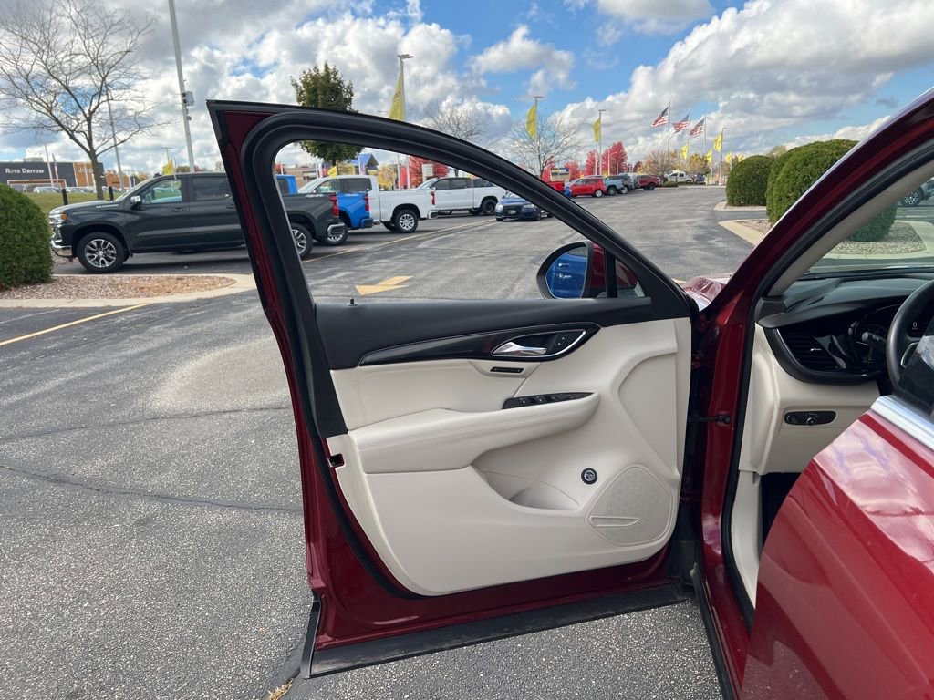 Used 2022 Buick Envision Essence w/ Safety Package image 8