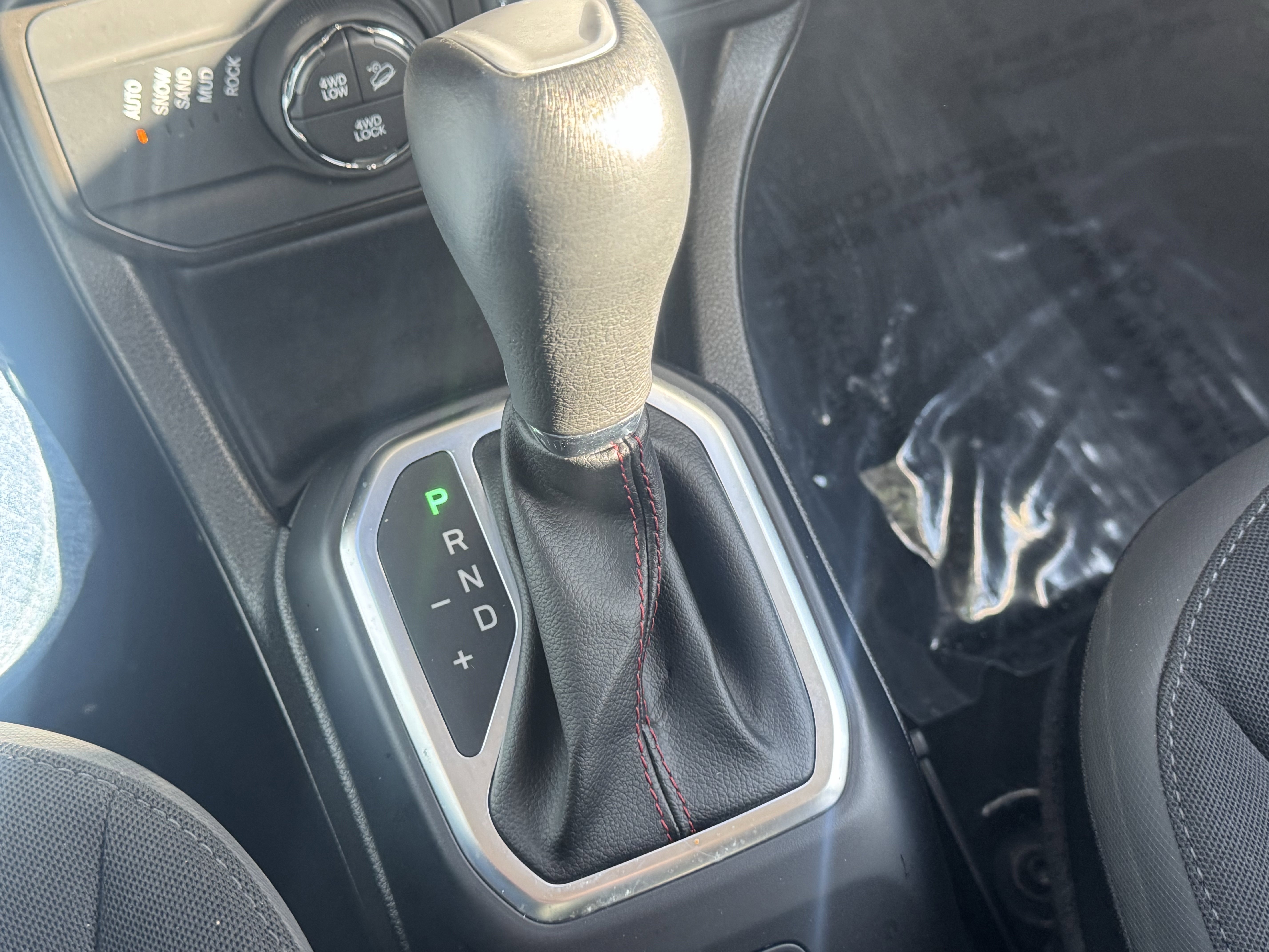 Used 2023 Jeep Renegade Trailhawk image 45