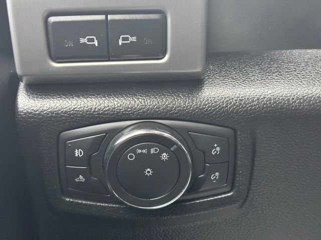 Used 2018 Ford F150 Platinum w/ Equipment Group 701A Luxury image 39