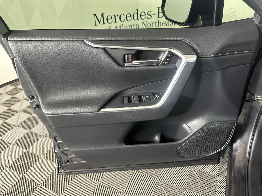 Used 2019 Toyota RAV4 Limited AWD/4WD image 10