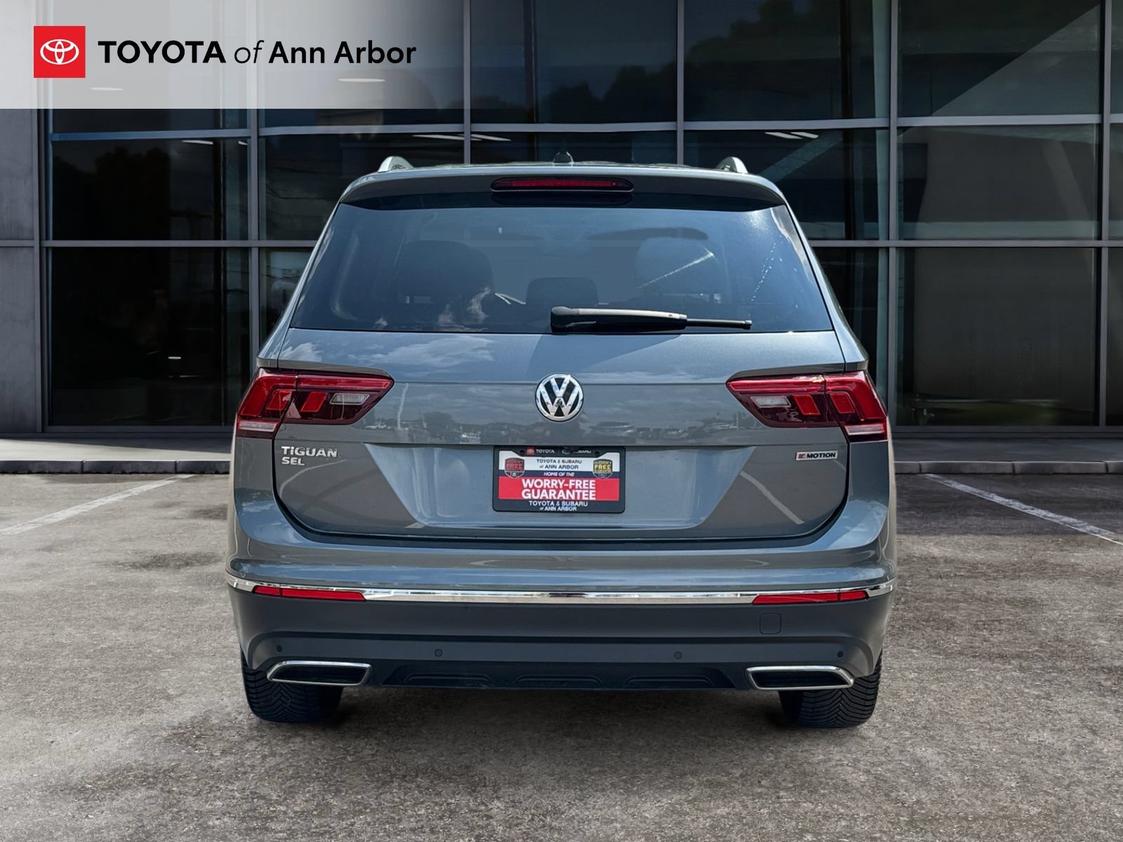 Used 2020 Volkswagen Tiguan SEL AWD/4WD image 11