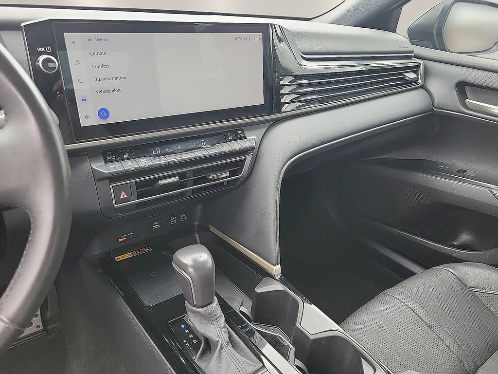 Used 2025 Toyota Camry XSE FWD image 19