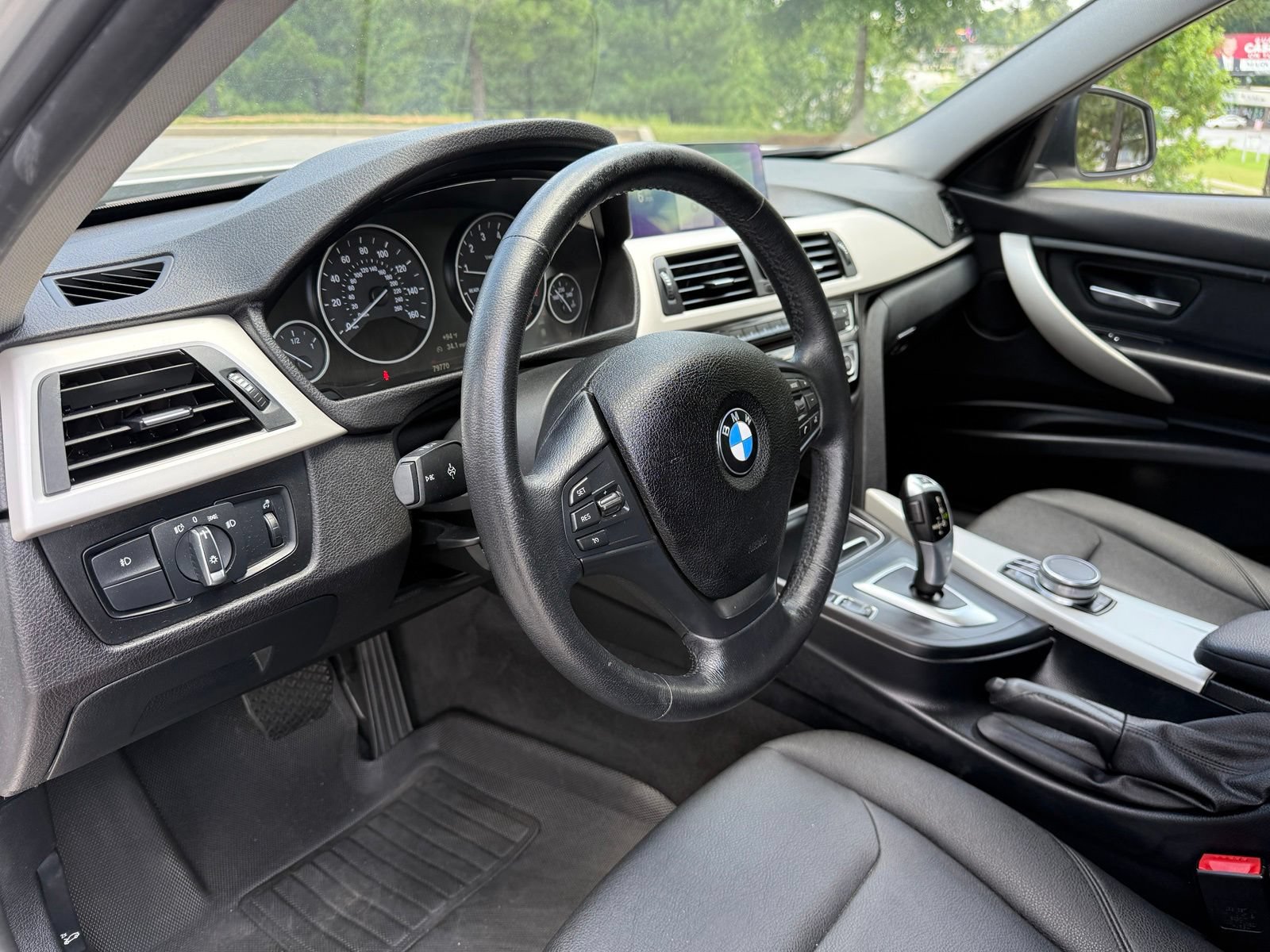 Used 2018 BMW 320i xDrive Sedan AWD/4WD image 22