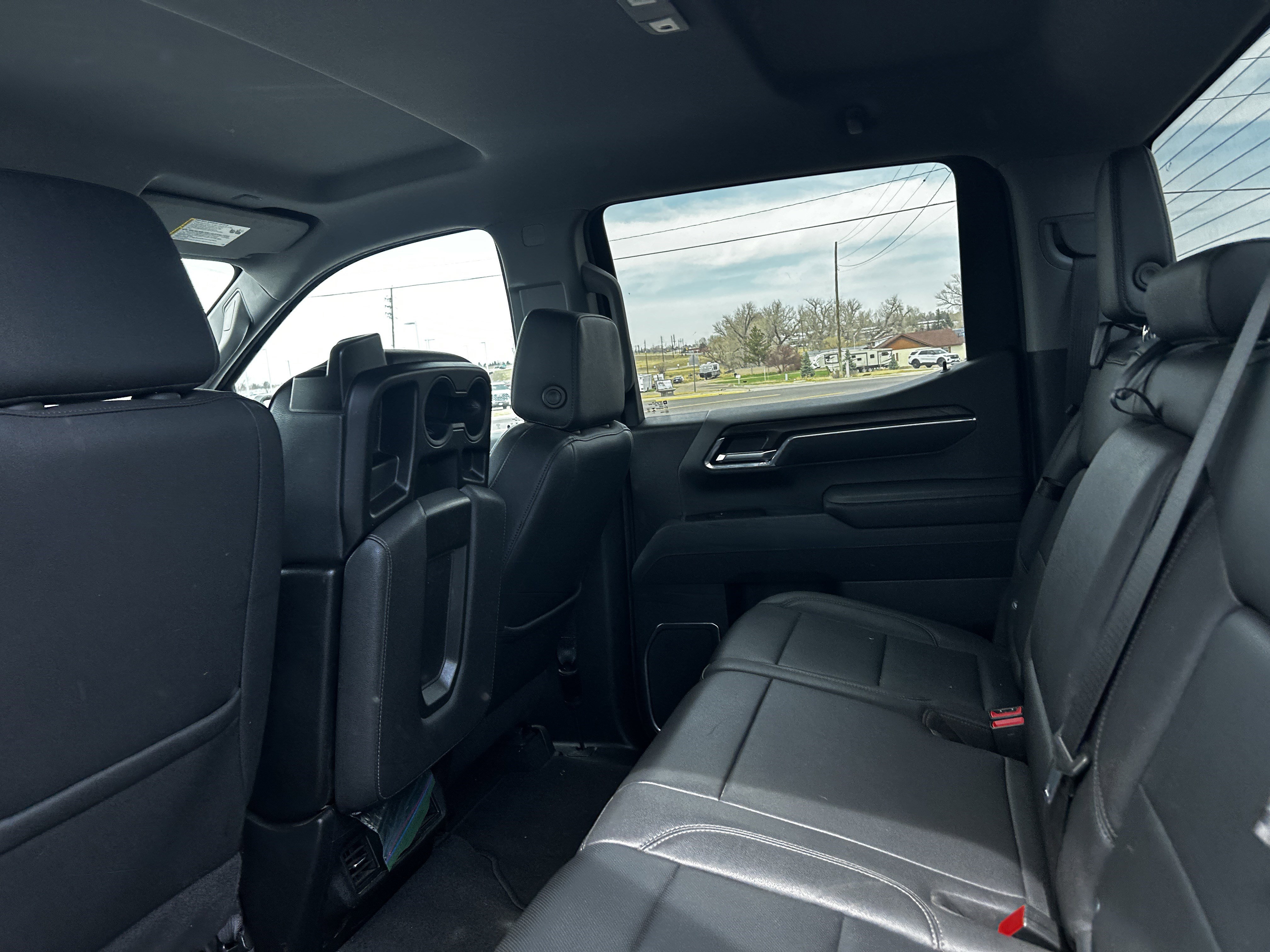 Used 2025 GMC Sierra 1500 SLT image 11