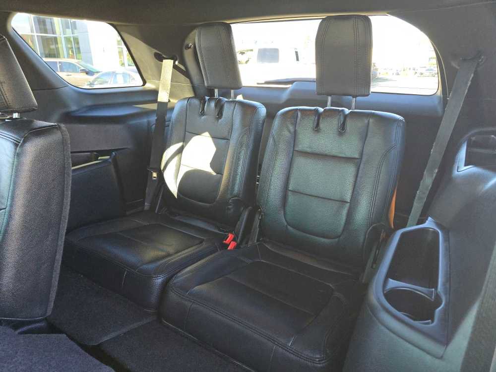Used 2016 Ford Explorer XLT image 17