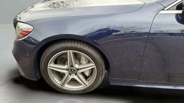 Used 2018 Mercedes-Benz E 400 4MATIC Cabriolet image 32