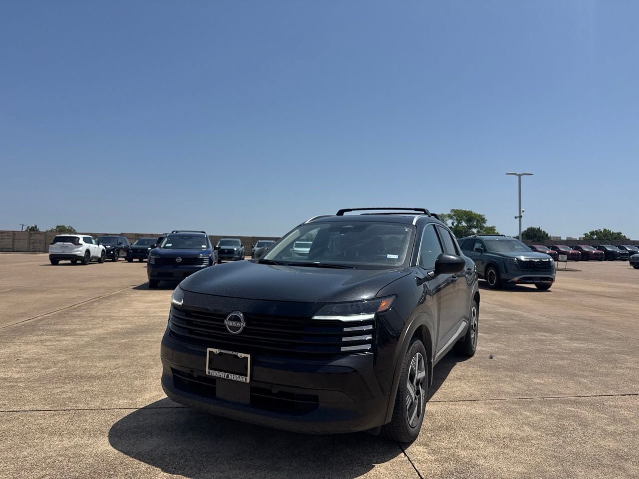 Certified 2025 Nissan Kicks SV w/ SV Premium Package FWD image 6