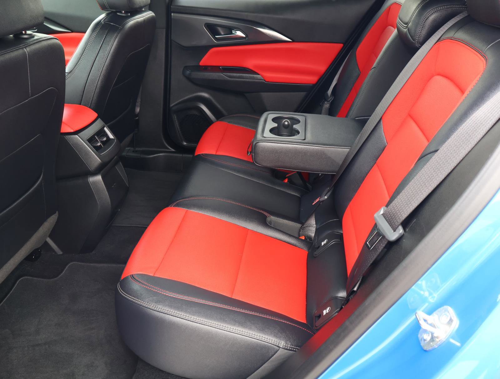 Used 2025 Chevrolet Equinox EV RS image 23