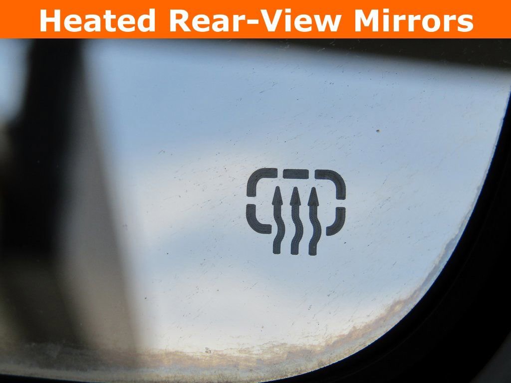 Used 2022 Chrysler Pacifica Touring-L image 8