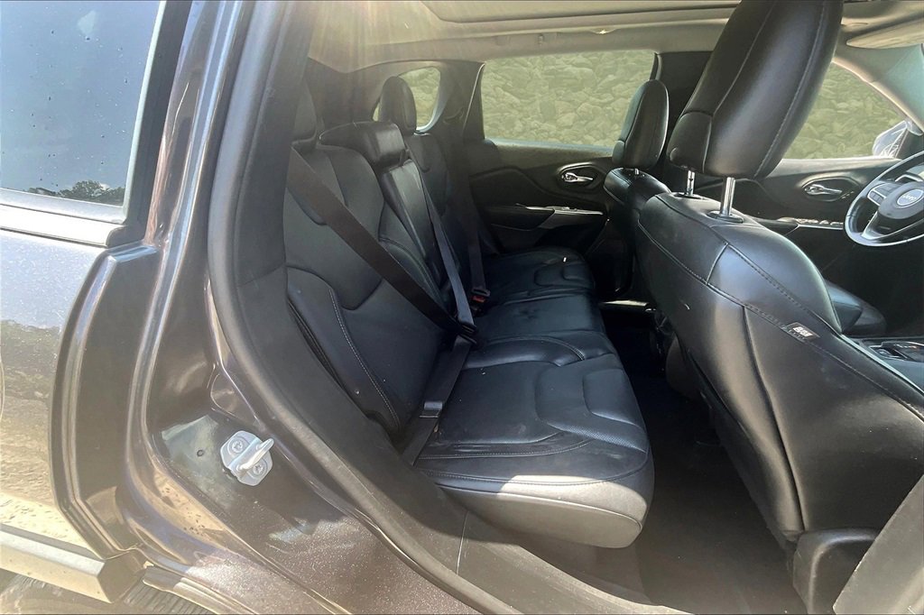 Used 2021 Jeep Cherokee Limited image 20