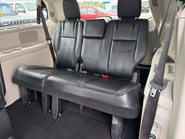 Used 2012 Chrysler Town & Country Touring-L w/ Driver Convenience Group image 21