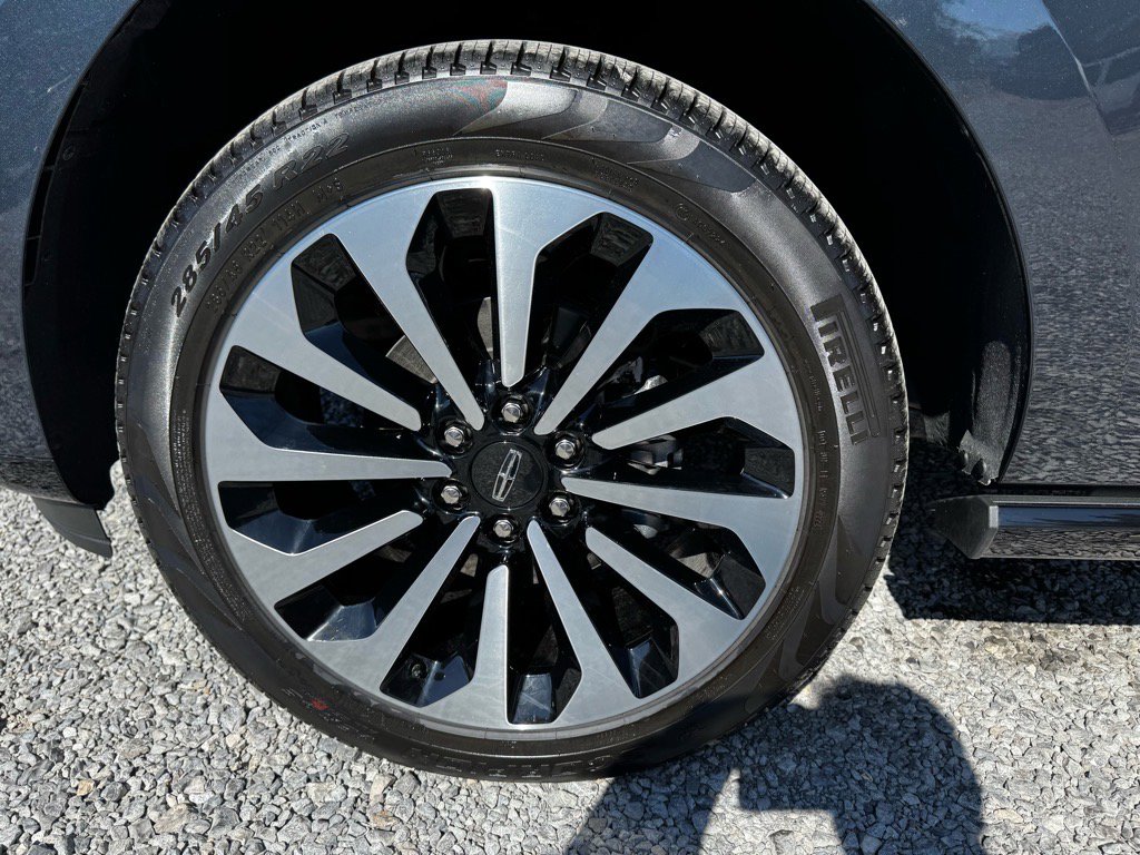 Used 2024 Lincoln Navigator L Reserve AWD/4WD image 8