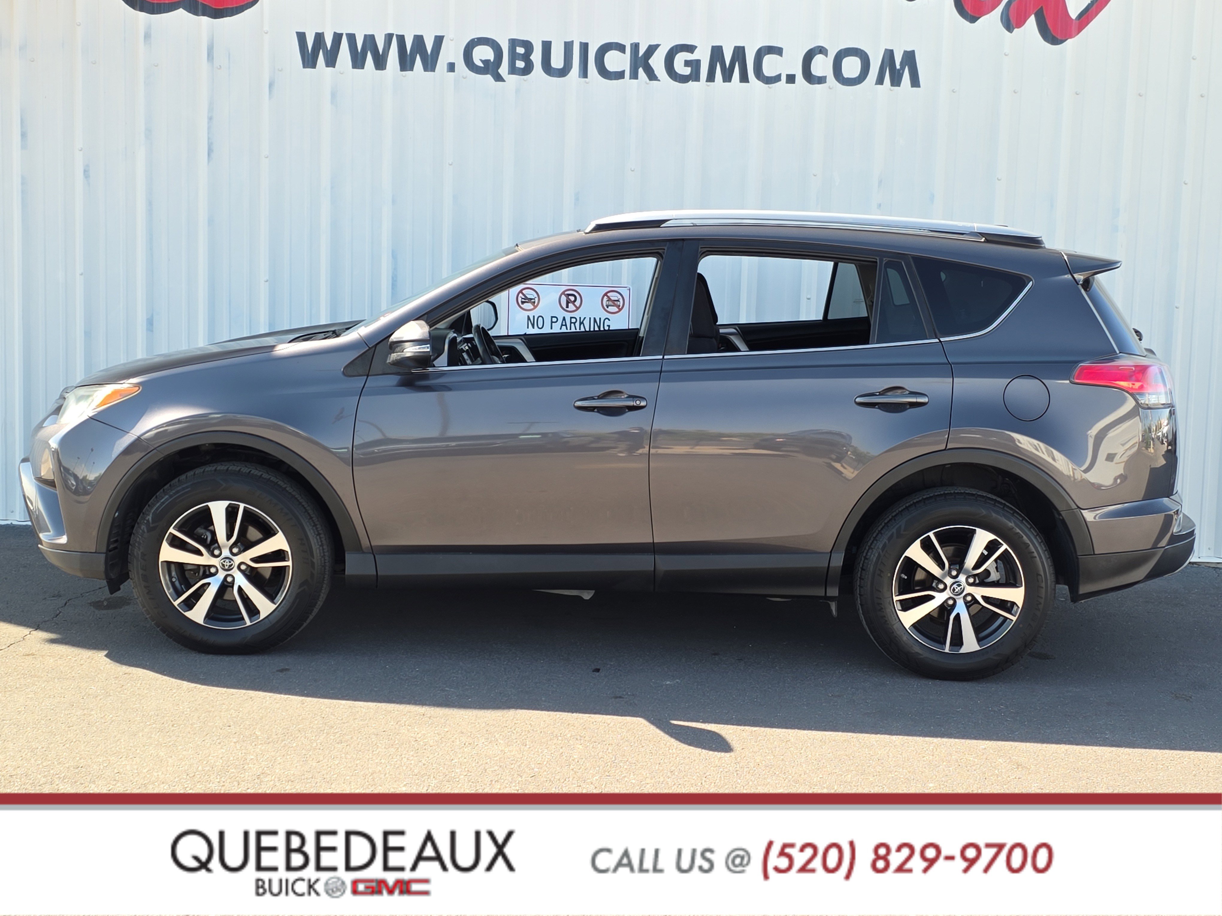 Used 2018 Toyota RAV4 XLE w/ Plus Extra Value Package AWD/4WD image 4