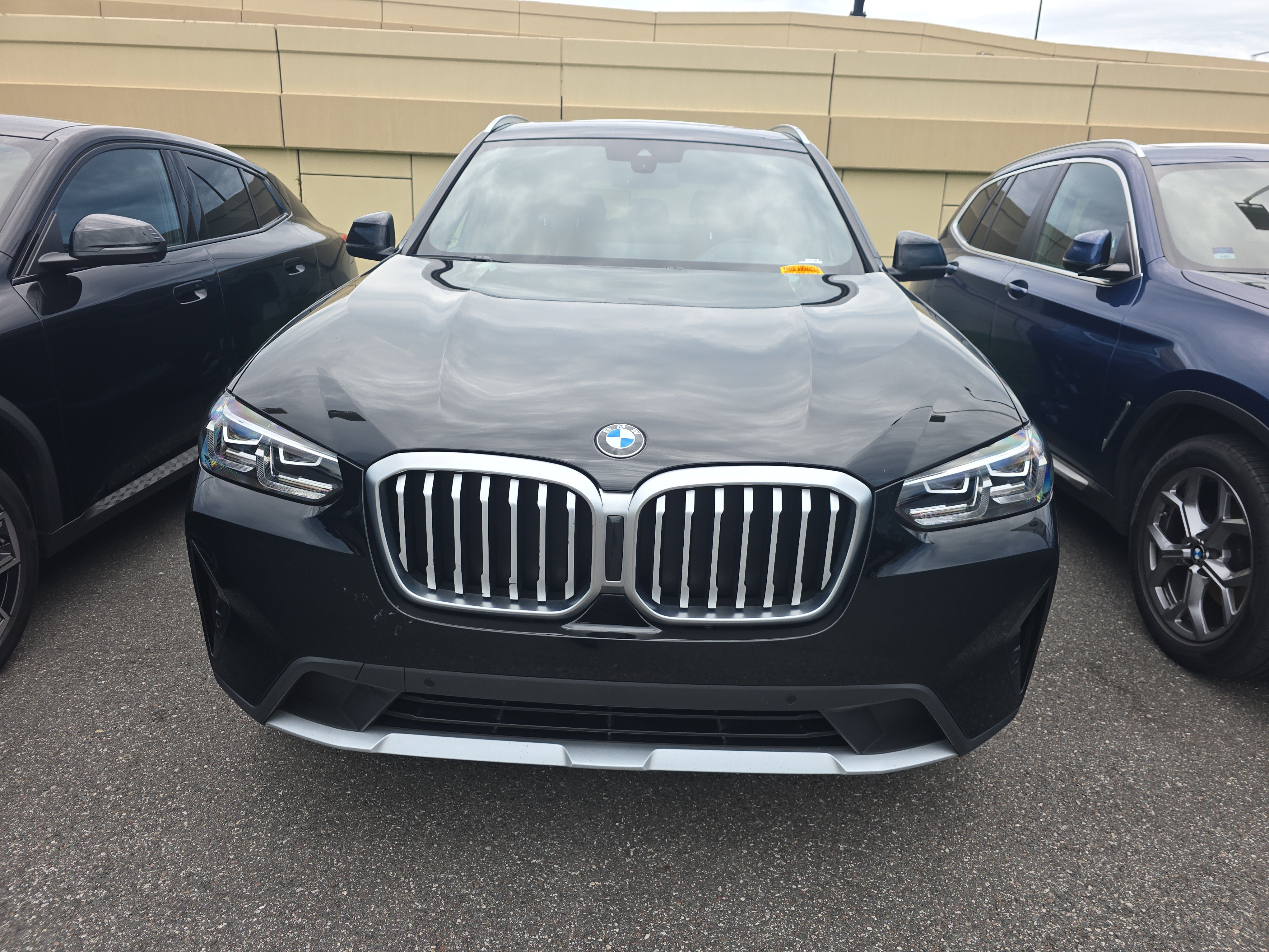Used 2024 BMW X3 xDrive30i w/ Premium Package AWD/4WD image 3
