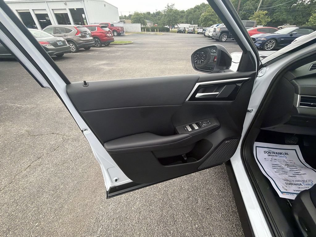 New 2026 Mitsubishi Outlander LE FWD image 13