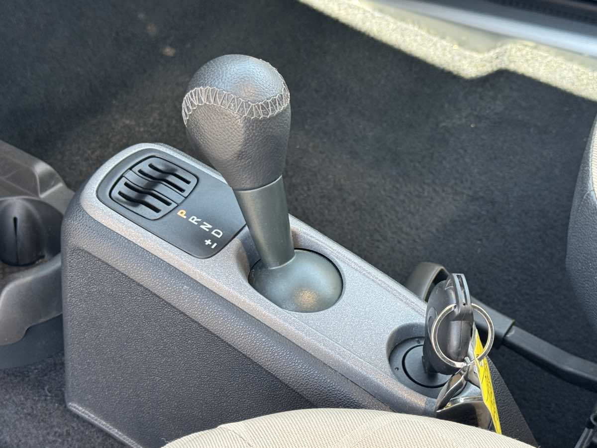 Used 2010 smart fortwo passion RWD image 24