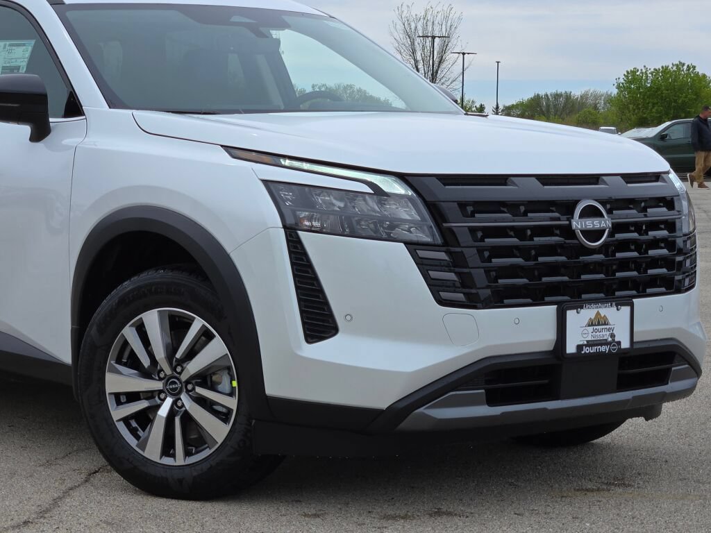 New 2026 Nissan Pathfinder SL AWD/4WD image 2