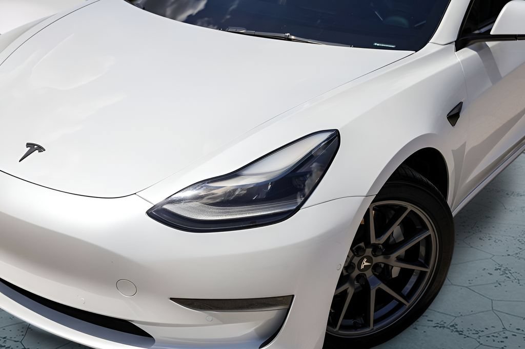 Used 2021 Tesla Model 3 Standard Range Plus RWD image 3