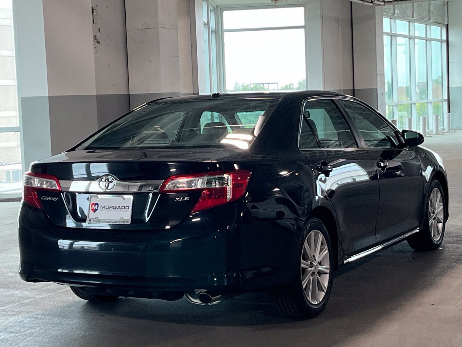 Used 2012 Toyota Camry XLE w/ Leather Pkg FWD image 10
