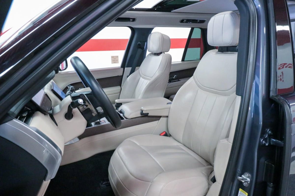 Used 2024 Land Rover Range Rover SE AWD/4WD image 12
