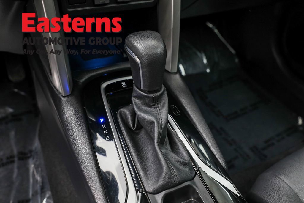 Used 2022 Toyota Corolla Cross XLE w/ Convenience Package image 14