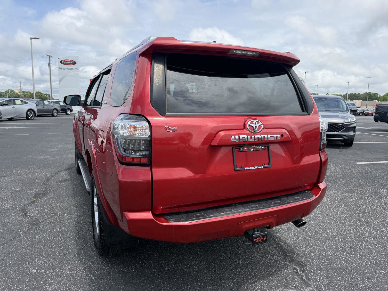 Used 2017 Toyota 4Runner SR5 AWD/4WD image 5