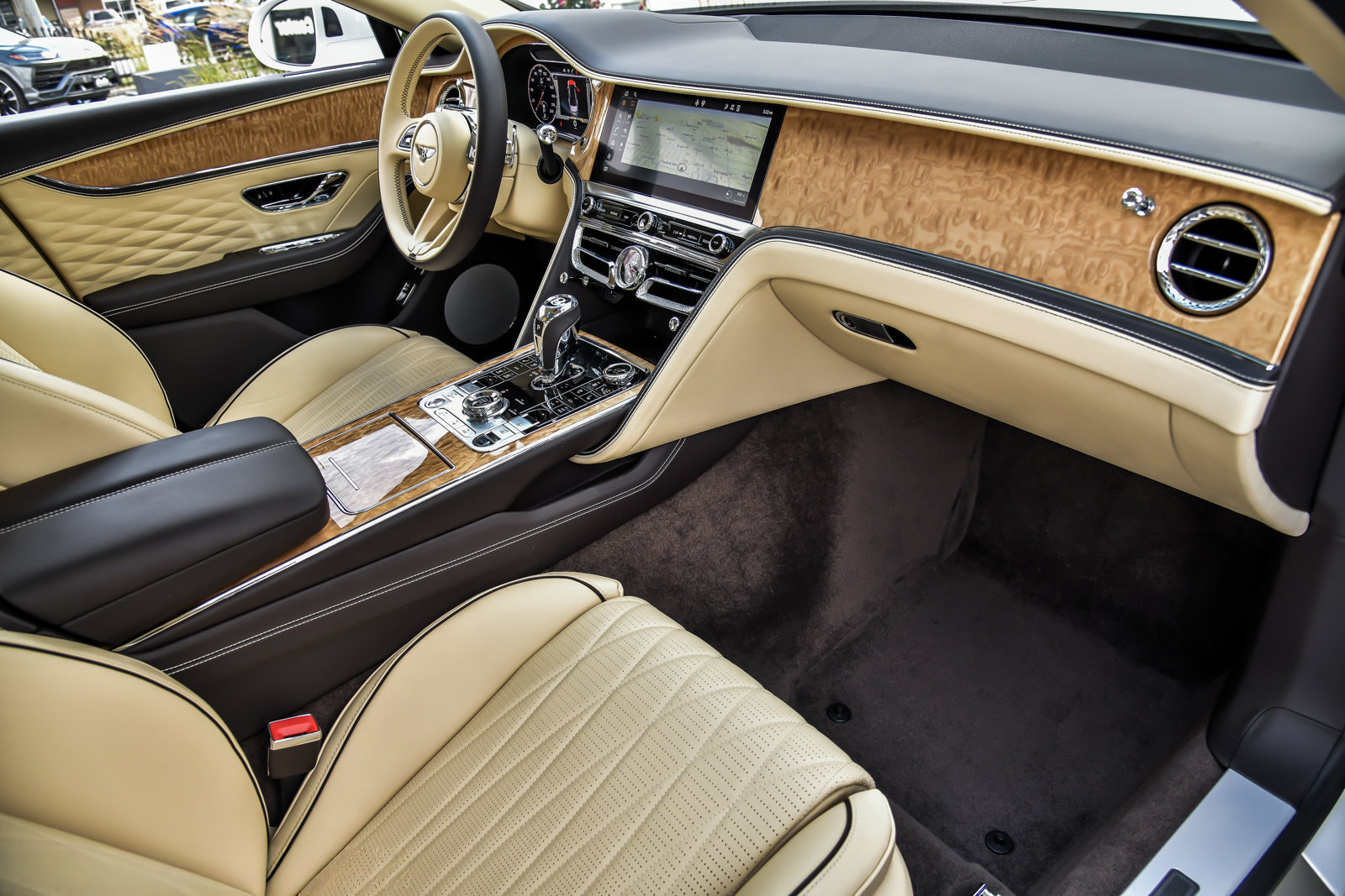 Certified 2021 Bentley Flying Spur V8 AWD/4WD image 32