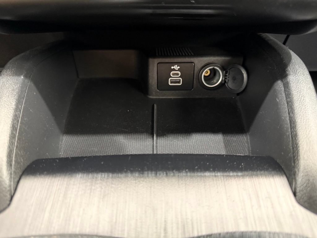 Used 2025 Ford Escape ST-Line Select AWD/4WD image 38