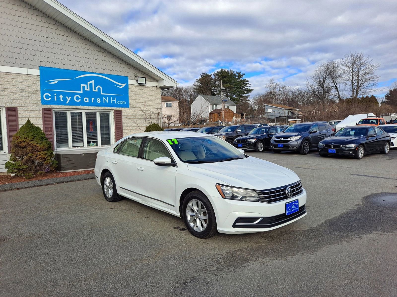 Used 2017 Volkswagen Passat 1.8T S image 2
