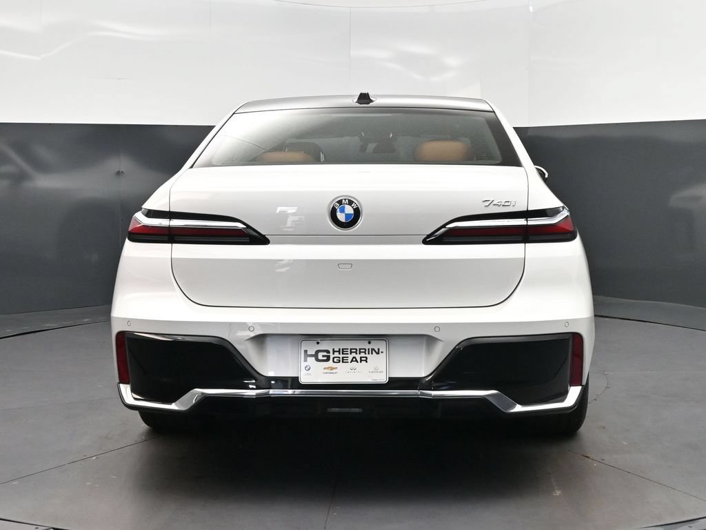 Used 2026 BMW 740i RWD image 6