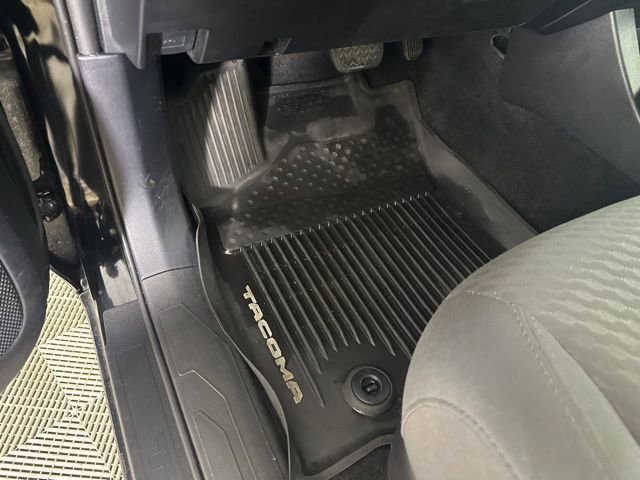 Used 2020 Toyota Tacoma SR AWD/4WD image 17