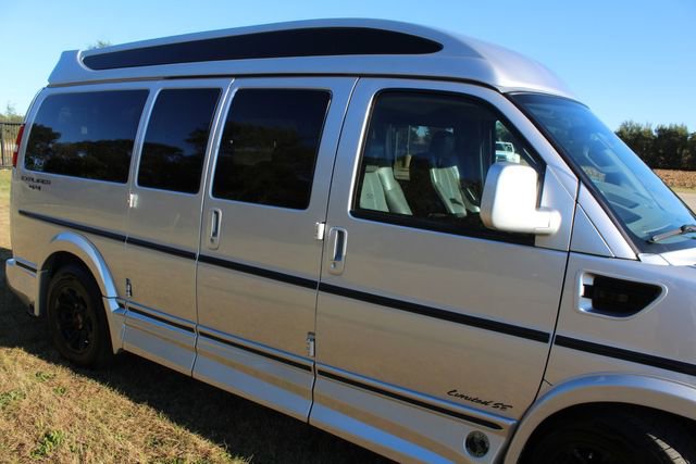 Used 2019 GMC Savana 2500 w/ Enhanced Convenience Package image 7