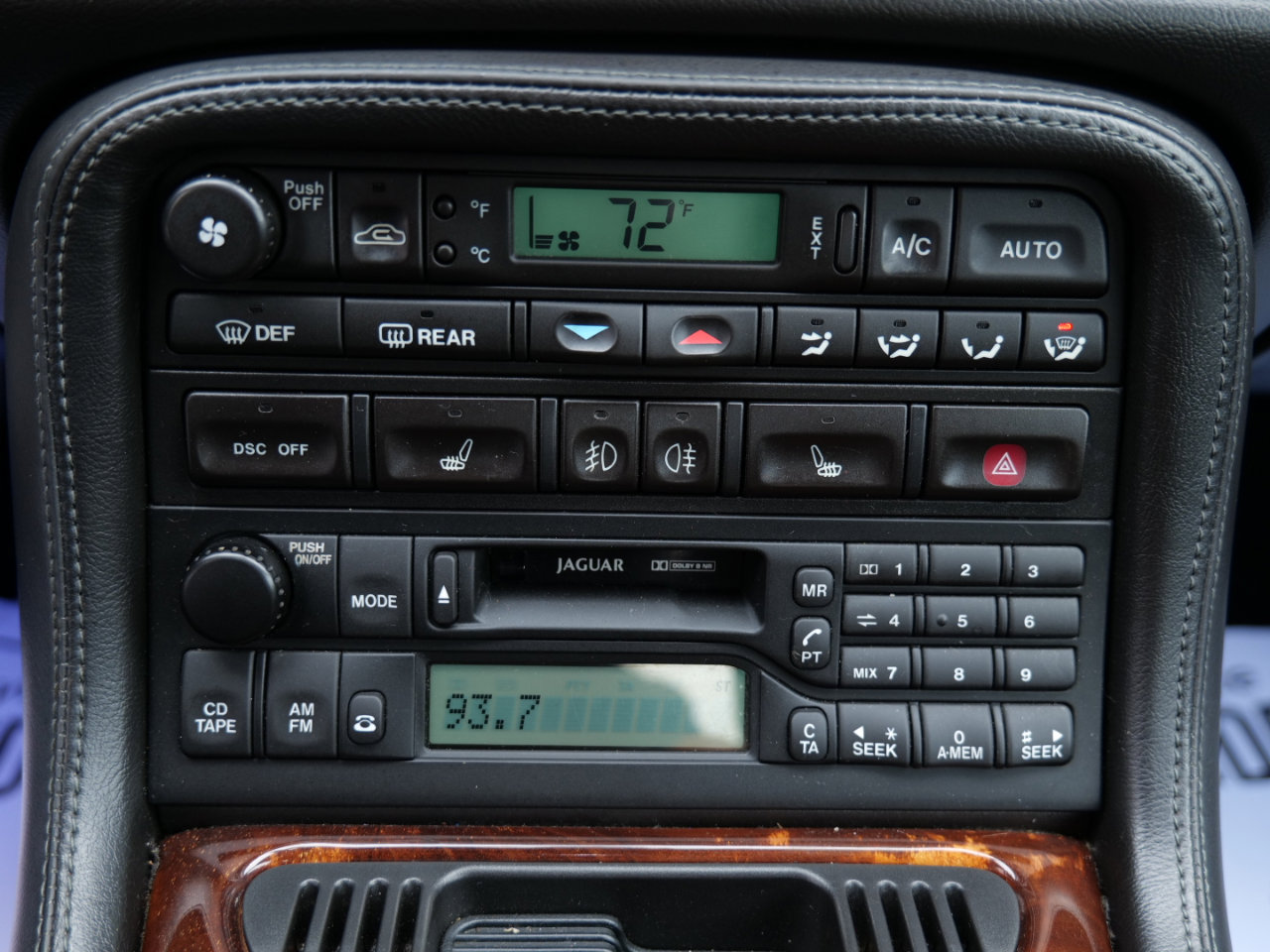 Used 2004 Jaguar XK8 Coupe image 27