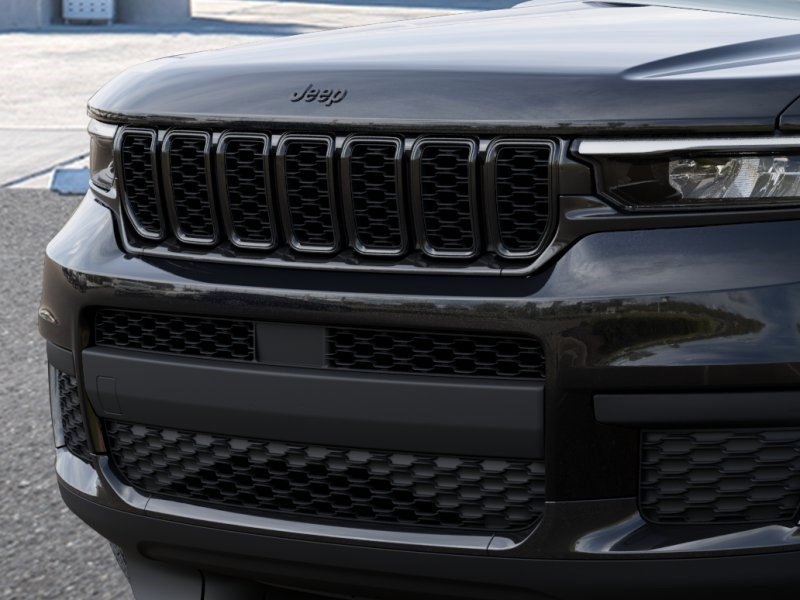 New 2025 Jeep Grand Cherokee L Laredo image 11