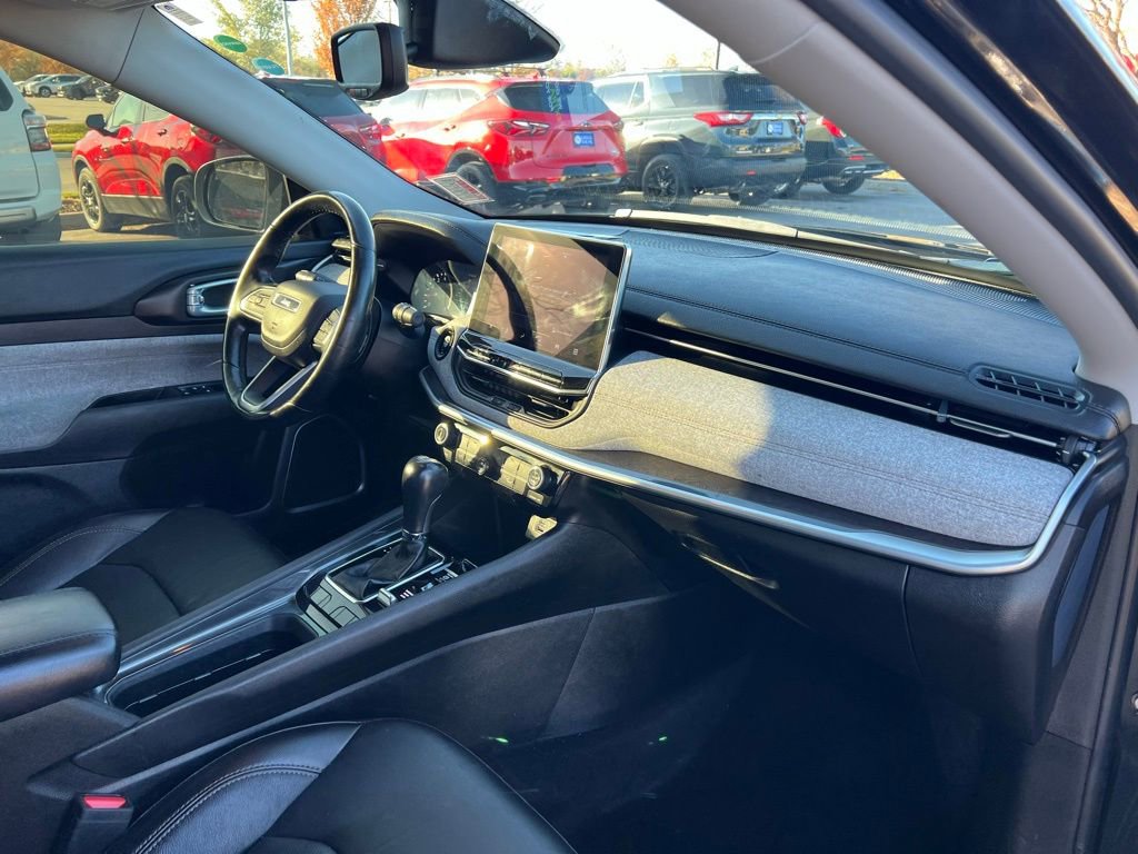 Used 2022 Jeep Compass Latitude image 25