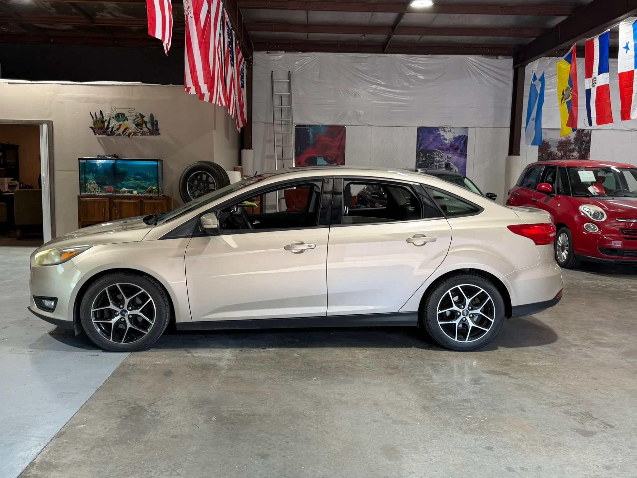 Used 2017 Ford Focus SEL w/ Interior Protection Package FWD image 4