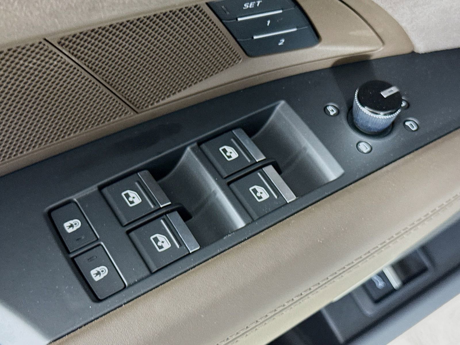 Used 2024 Audi RS e-tron GT w/ Carbon Performance Package image 18