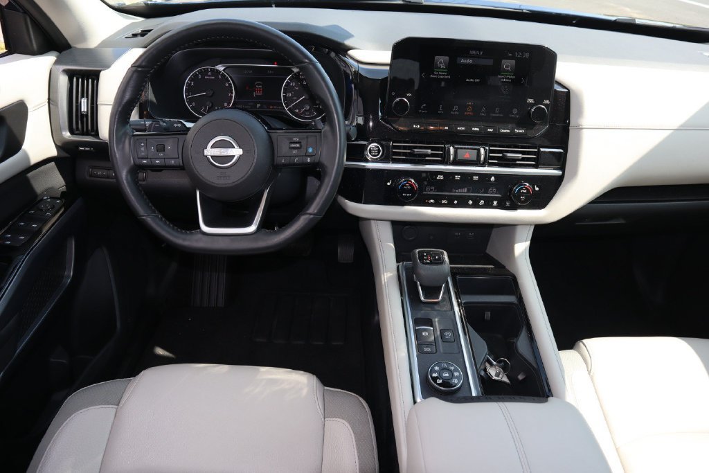 Certified 2024 Nissan Pathfinder SL AWD/4WD image 13