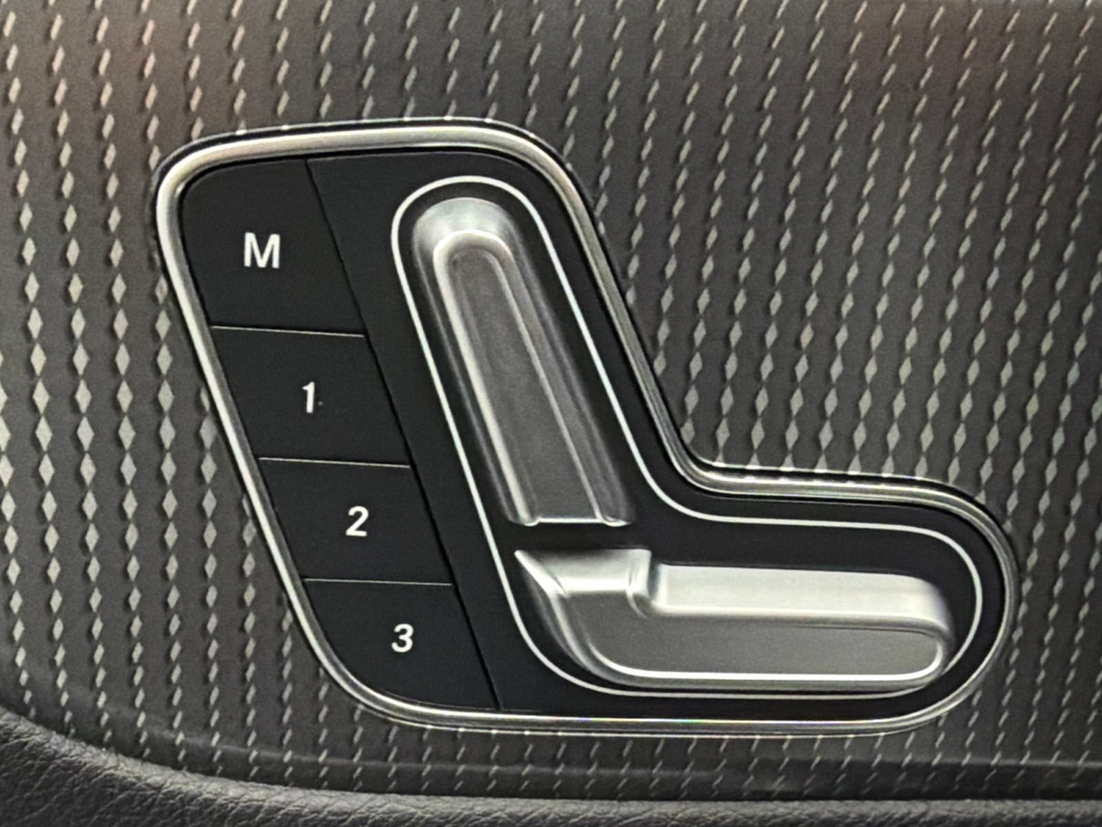 Certified 2022 Mercedes-Benz GLB 250 image 22