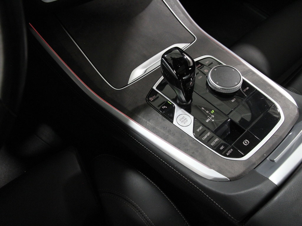 Used 2022 BMW X5 xDrive40i w/ M Sport Package image 16