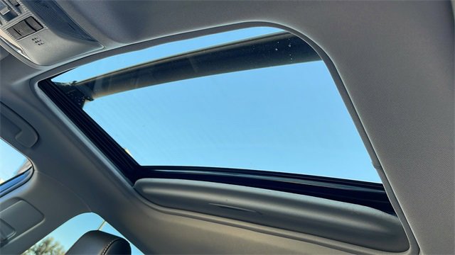 Used 2022 Toyota RAV4 XLE Premium image 29