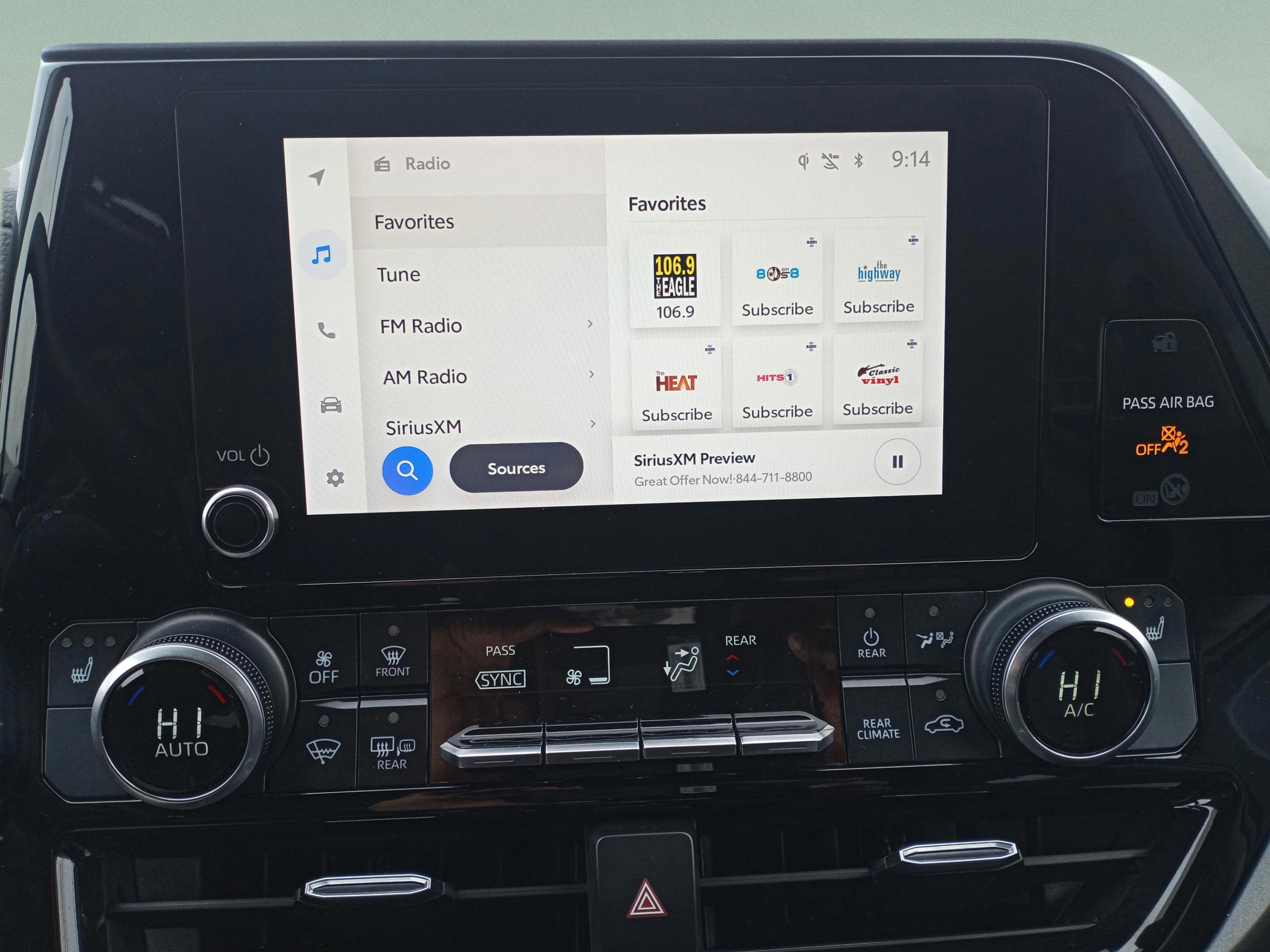 Used 2023 Toyota Highlander L image 18